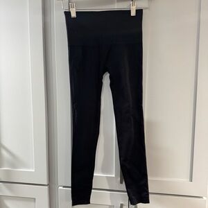 SPANX Women’s XS Black Crop Leggings base‎ layer gorpcore foundation shapewear